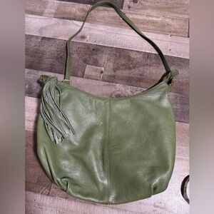 Margot‎ Green Tassle Zipper Purse